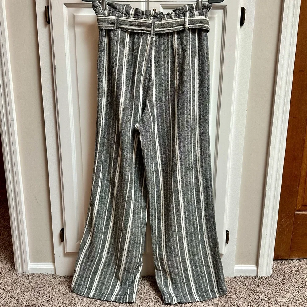 Banana Republic Linen Blend Paperbag Pants in Black Stripes Size 2
